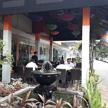 ג'קרטה D'Arcici Hotel Cempaka Putih מראה חיצוני תמונה