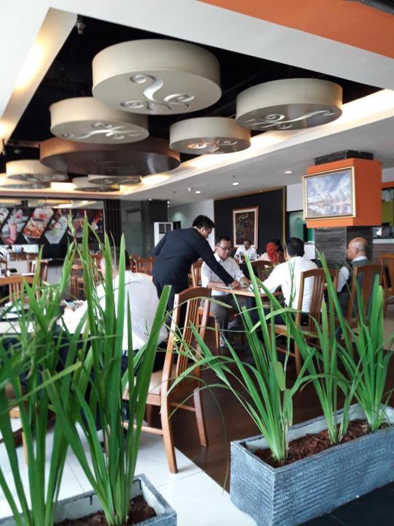 ג'קרטה D'Arcici Hotel Cempaka Putih מראה חיצוני תמונה